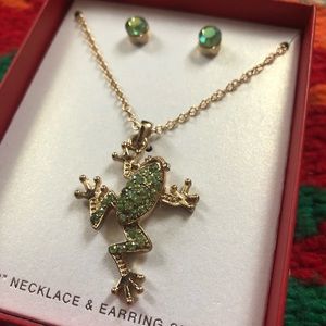 Gold frog necklace w matching green earrings🐸